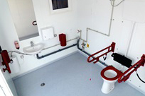 CONTAINEX-barrierefreies-WC-Innenansicht_2 Контейнеры-туалеты
